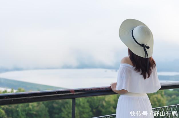 社交之路|生活中，喜欢出门前“喷香水”的人，十有八九是这几种人