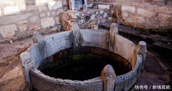 物和珠宝|清朝灭亡后，珠宝都被扔进了故宫的井里，怎么就没人敢去打捞呢？