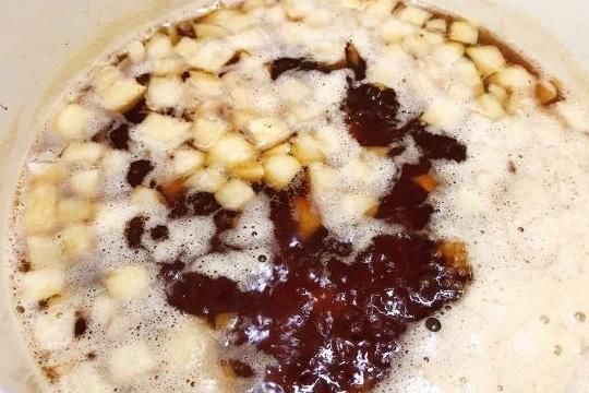 片糖|广东人早茶“四大糕”之一,简单4种食材搅出马蹄糕,生津还通便