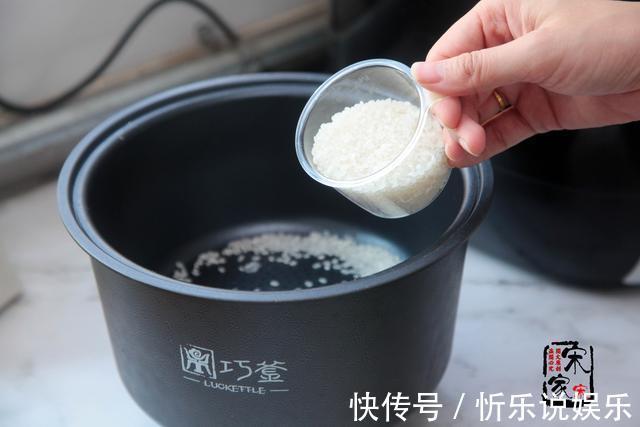 这道菜,我家隔三差五吃,简简单单焖1盘,孩子能吃2碗米饭