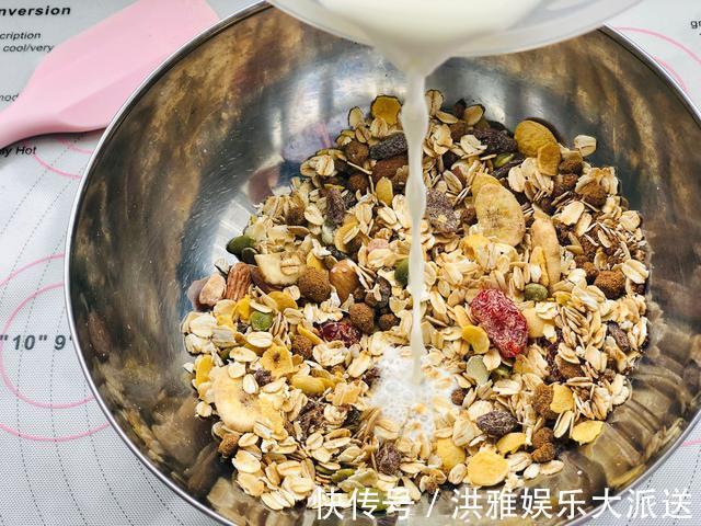 燕麦也能做饼干教你做红糖燕麦饼干,嘎嘣脆像酥糖