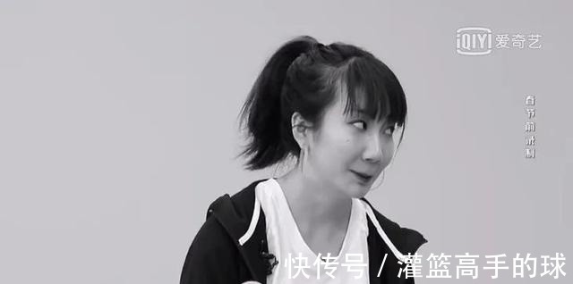 红色|完形填空从90年代火到21世纪的是____的长裙和____的头发!