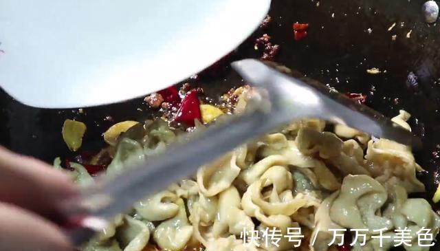 肥肠|下酒必备美食,家常爆炒肥肠的做法,简单易学口感好吃又下饭