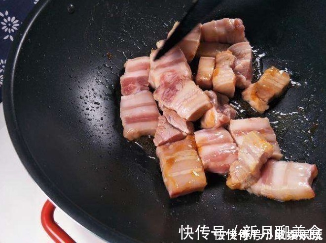 做红烧肉,直接加糖是“大错”!教你好吃做法,肥而不腻香嫩入味