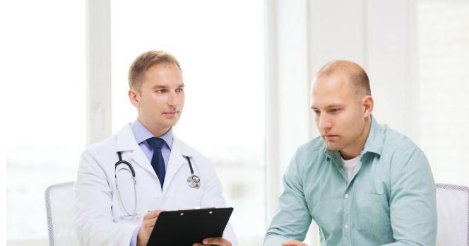 单纯|嘴巴周围时不时出现几个水泡,医生提醒:这不是“上火”,会传染