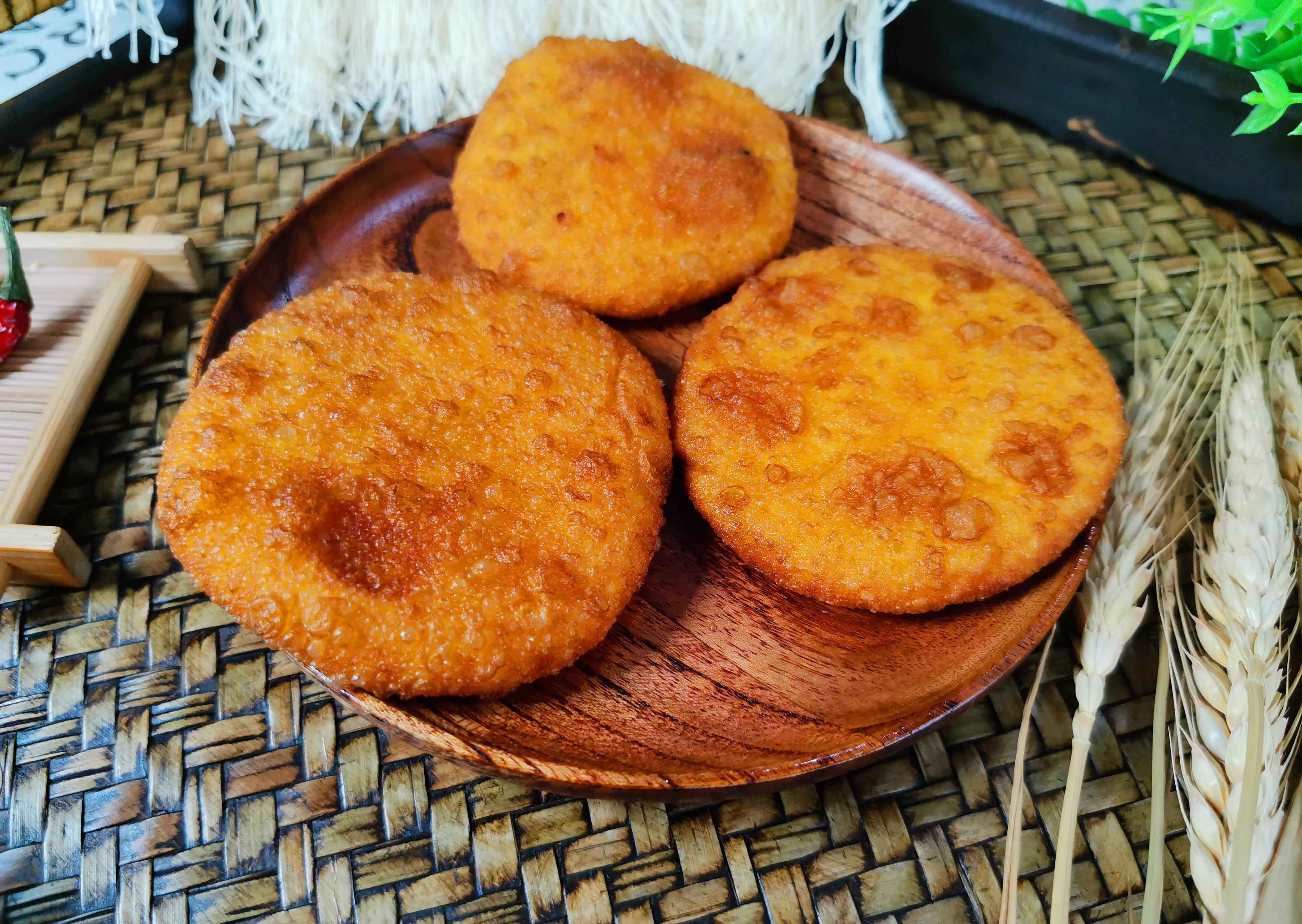  面粉|86岁奶奶做拿手小吃，炸糖糕，1个碗1个勺，简单实用零失败