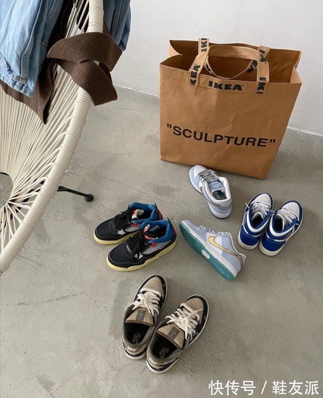 鞋款|YEEZY跌破原价,冰蓝、满天星疯狂复刻,地区限定变成炒冷饭?