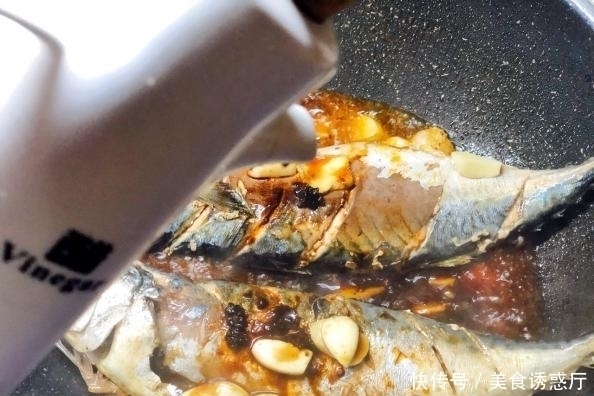 9月这鱼正当季,吃过熏的煎的,整只红烧更“带劲”,7元1斤实惠