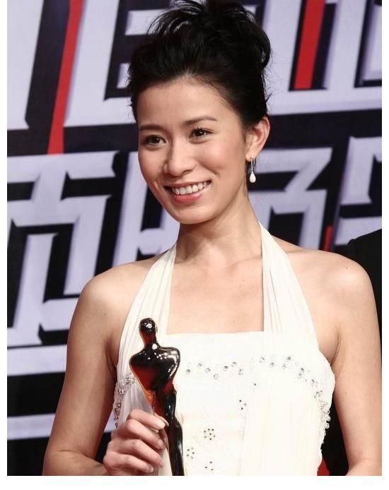 香港小姐競(jìng)選|《香港小姐》美不美沒(méi)關(guān)系，冠軍的能力就是幫助千萬(wàn)女性重拾自信