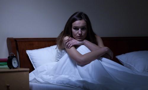 维生素b|失眠的“病根”找到了,医生:适当补充5种维生素,睡得更安稳