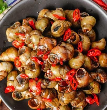 老话说“黄鳝不吃头，田螺不吃尾”，为何不能吃？老一辈透露实情