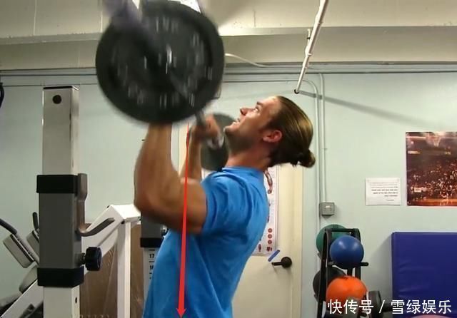 健身|同样是杠铃推举，站姿比坐姿强在哪里这几个优点让健身老手心动