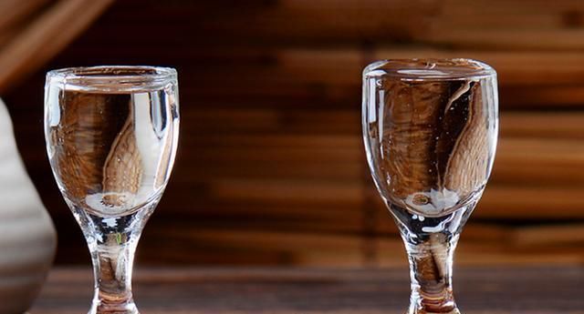 茅台酒|为啥53度的茅台酒“卖断货”，而43度的茅台酒却少有人买？