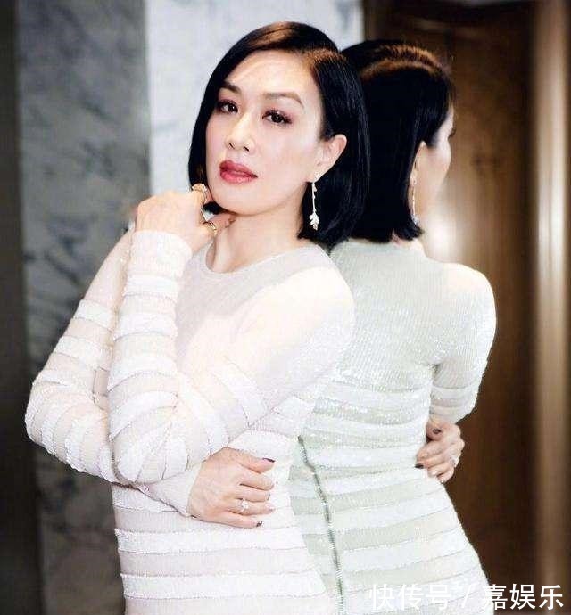 减龄 50岁左右的女人，这几种明星发型，显气质还减龄