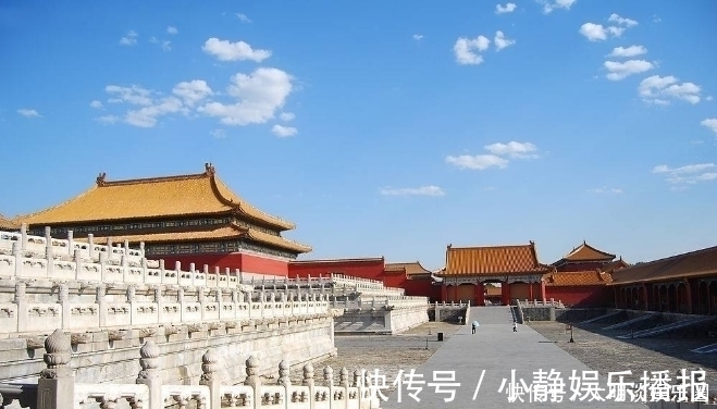 故宫|日本女孩游故宫时发现一幅壁画，看后顿时愣住：这女孩难道不是我