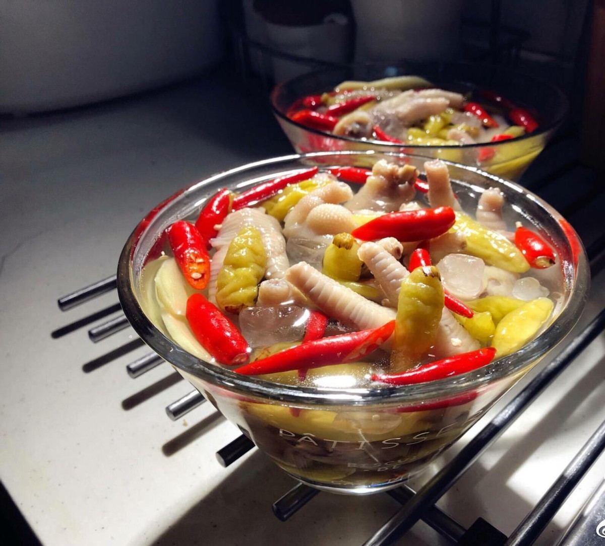 泡椒凤爪,追剧必备零食之一,自己做得更美味可口!