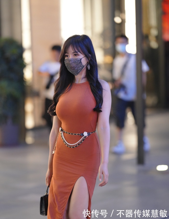 点睛之笔|“橙”风破浪，既有气质又显身材，轻松解决穿搭问题！