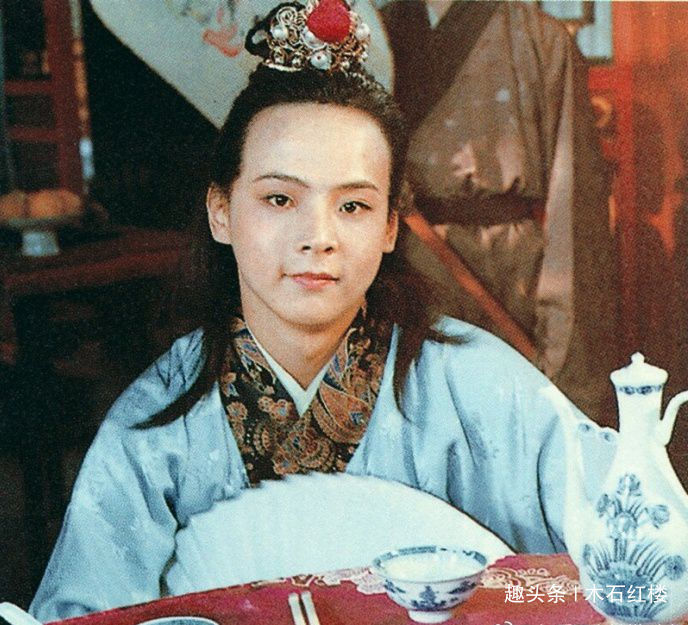 宝钗&袭人被蒋玉菡抛弃,并非因她不能怀胎,而是因她太像宝钗