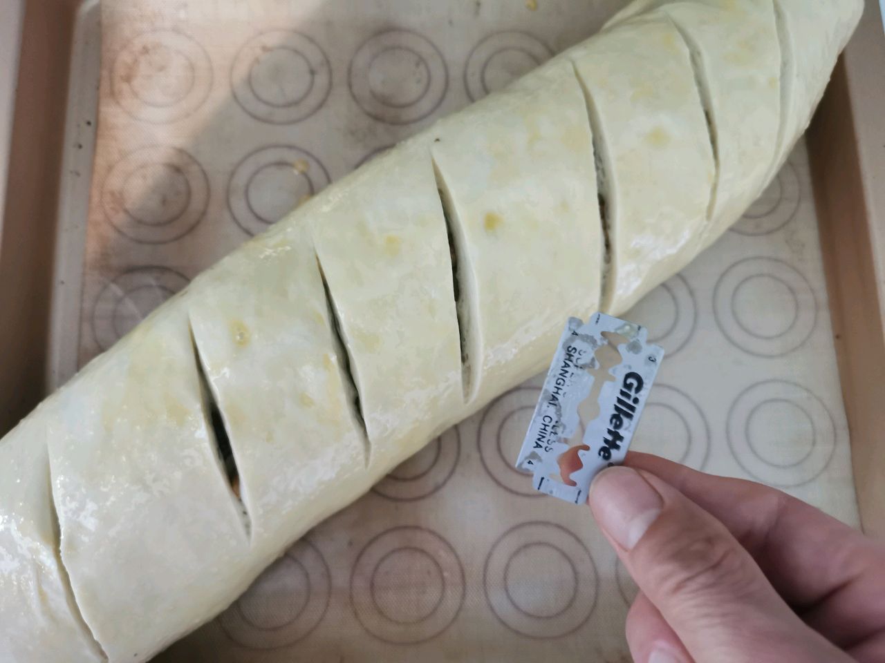 俄罗斯超大列巴，香甜口渴，满满果仁，味道香甜