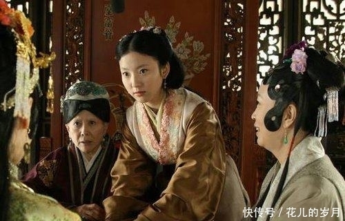 一语道破|为何王熙凤纵然再厉害, 也还要让鸳鸯三分,?李纨一语道破真相!