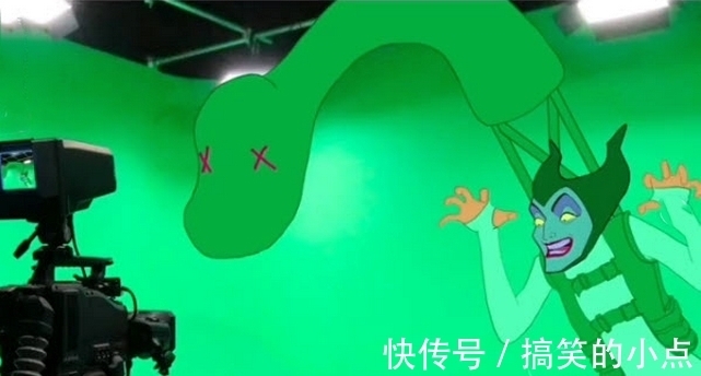 沙雕|揭秘迪士尼绿背景,坐魔毯全靠平衡力,大海变娃娃池,现场太沙雕