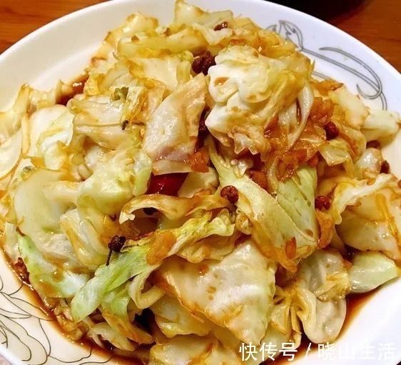 包菜|炒包菜时,不要直接下锅炒,多做一步,味道不输饭店的包菜