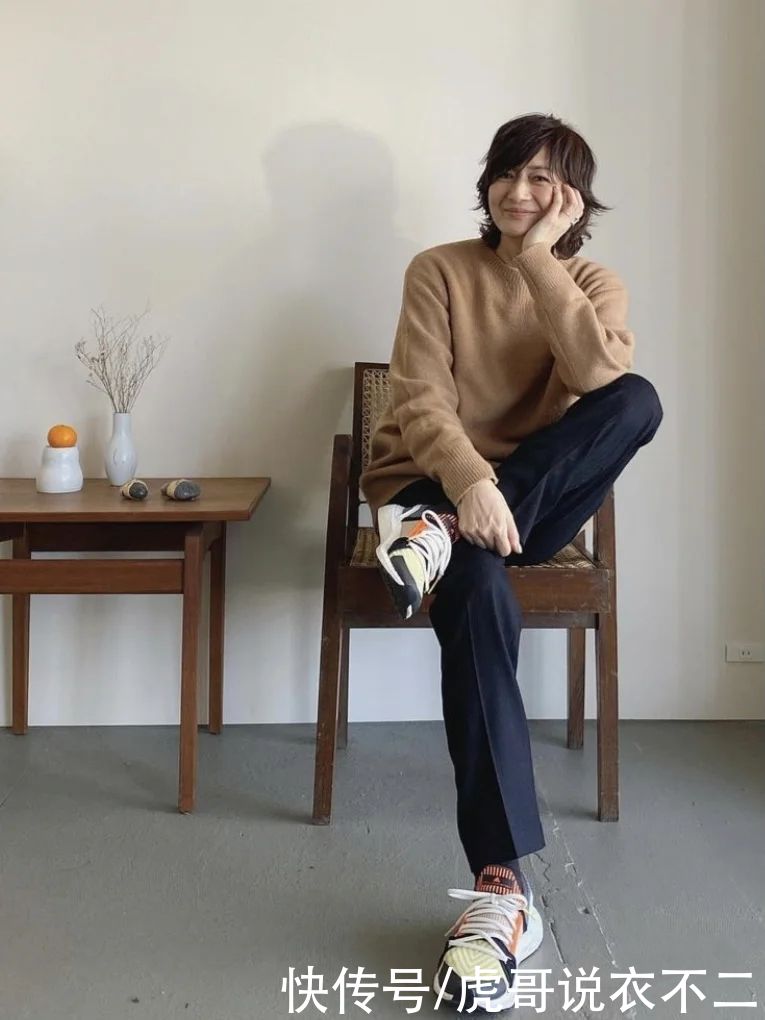 靠穿搭成赢家，51岁日本“大妈”的变美秘诀，照搬减龄又优雅
