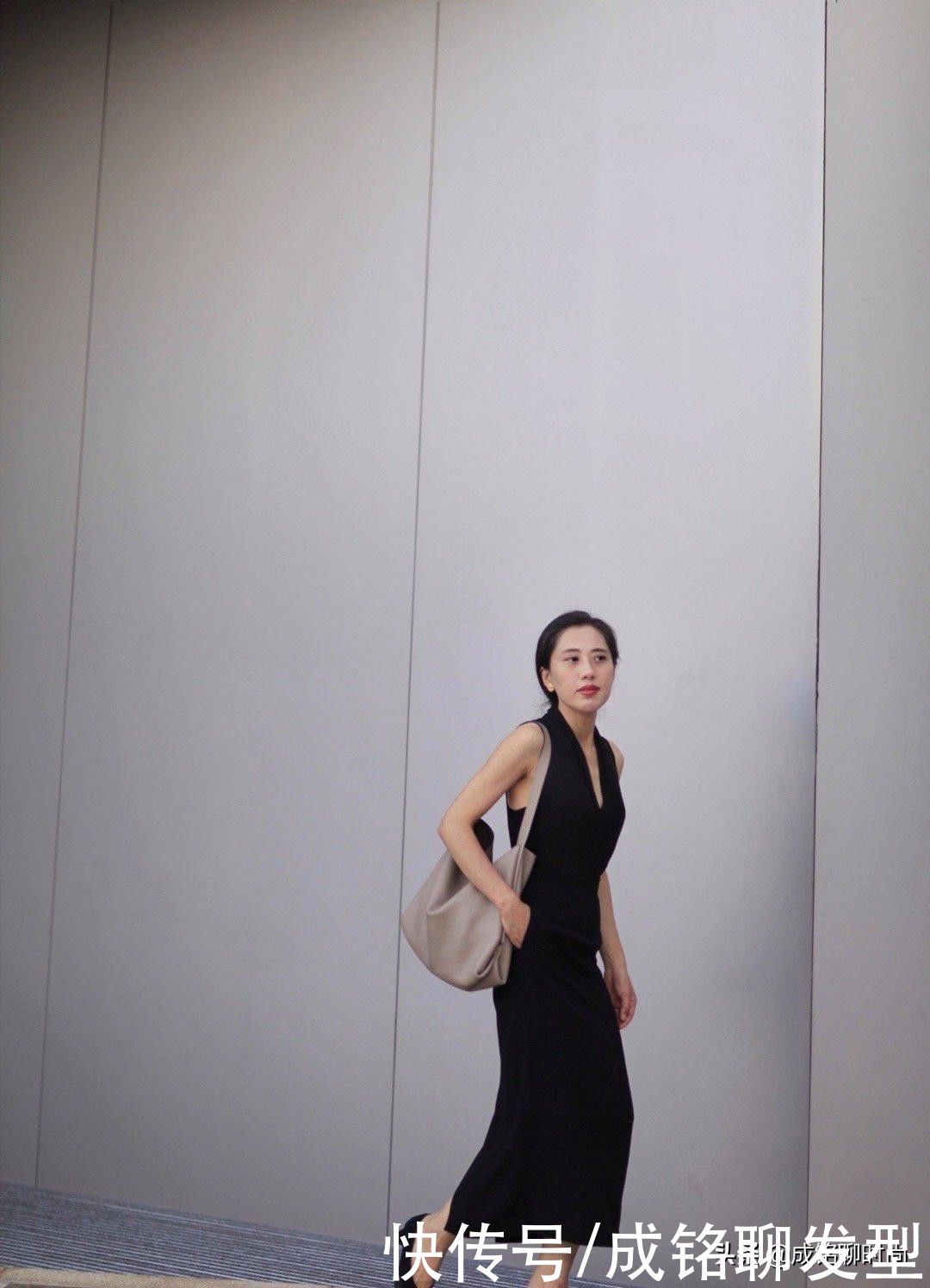 手臂|女人年过四十穿衣“不能马虎”，这些搭配简单易学，让你优雅过夏