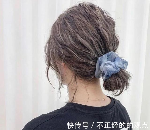 短发 40女人尽量少留长发、烫小卷，今年这3种发型正火，减龄特洋气