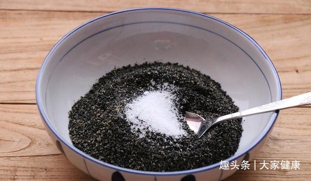 炒制|88岁奶奶头发乌黑，精神饱满，公开她的自用方！学会大家都健康！