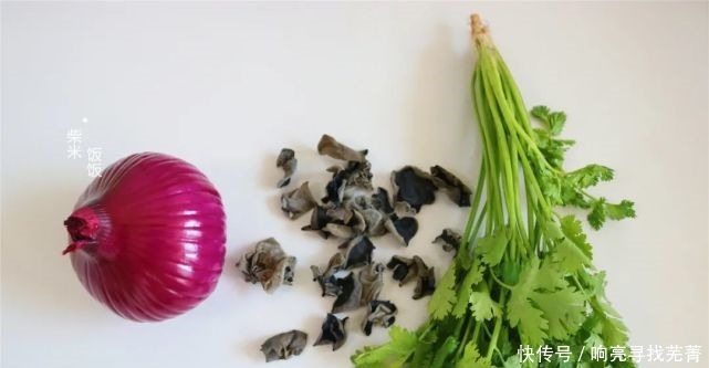 凉拌菜|洋葱这样做，简单又好吃，清爽开胃增加食欲，夏天吃正当时！