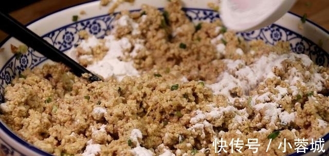 搅拌均匀|秋天要多吃豆腐,教你好吃的做法,鲜嫩美味,比大鱼大肉都好吃