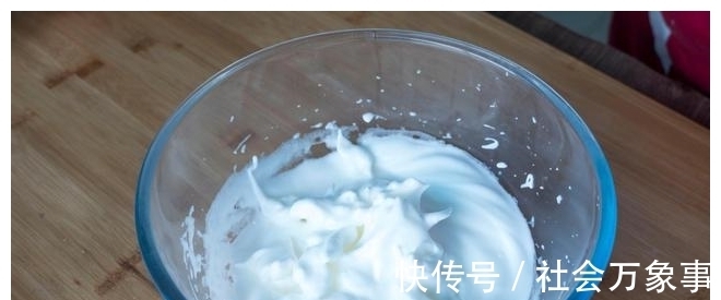 蛋黄|烘焙界的一股清流，比面包好吃，比蛋糕简单，一口平底锅也能做！