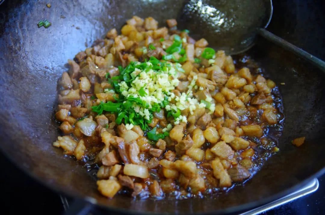 只有山东人这样蒸包子,大块白菜大块肉,吃起来爽快又清新