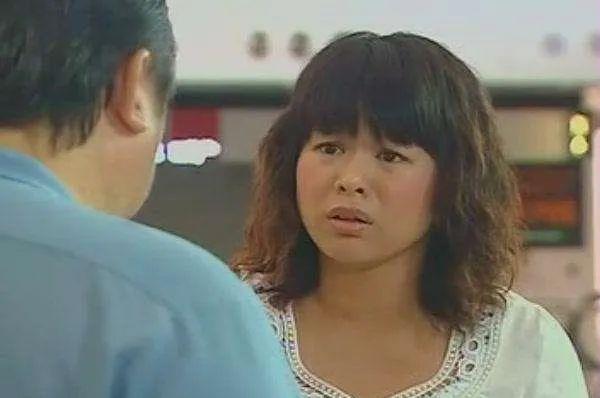 港姐|“最丑港姐”用20年逆袭:甩掉花花公子后,她靠自虐爆红!