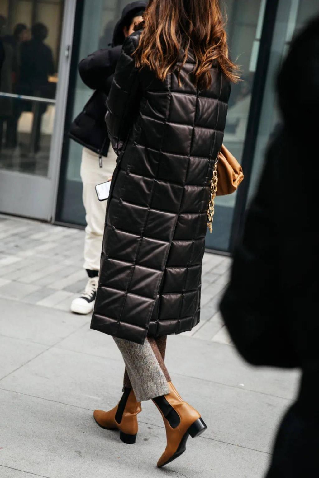  这件|刘雯身上这件「绗缝」外套，到底有多火？