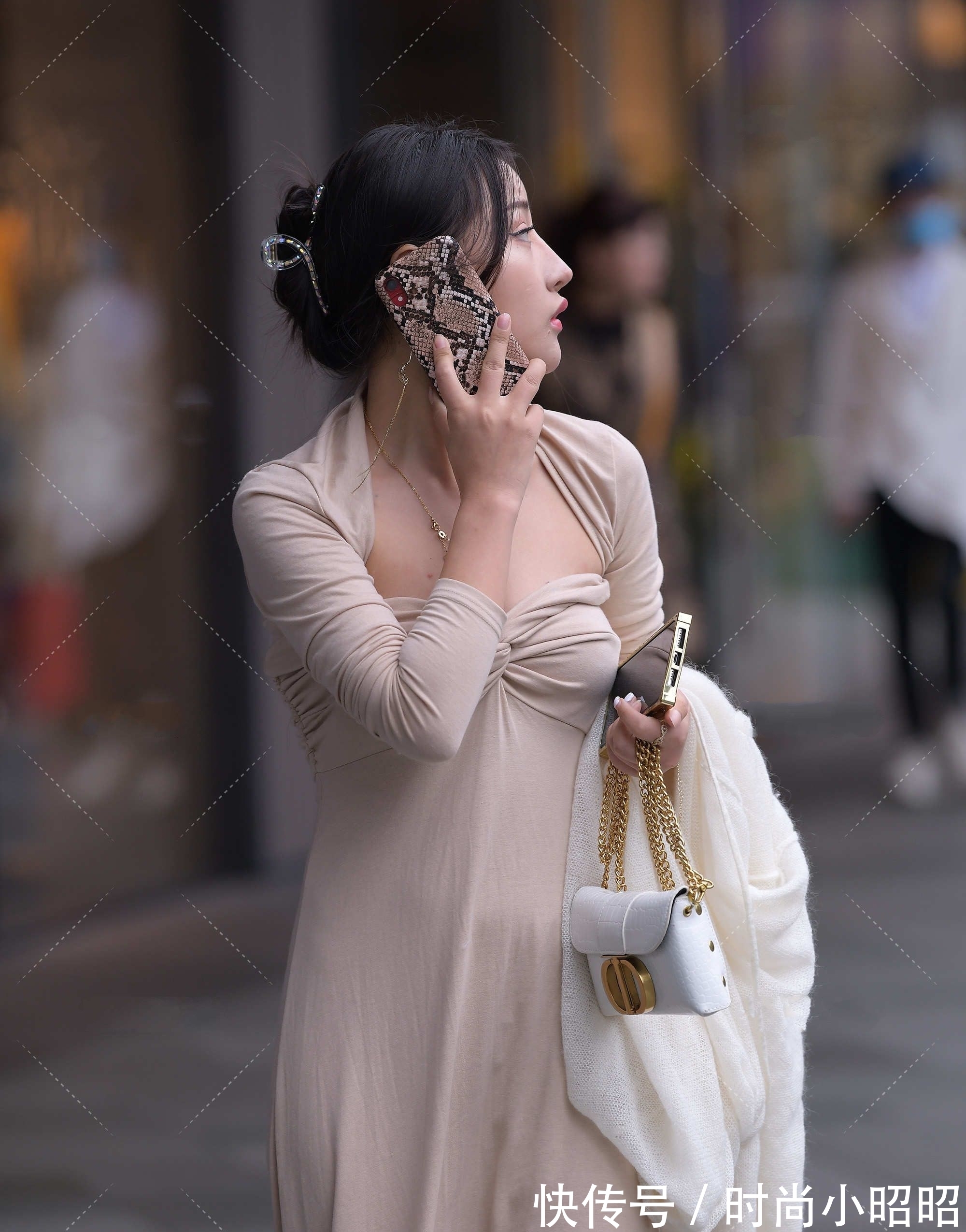 小坎|两件套连衣裙，前后设计各不相同，正面看起来更有高级感