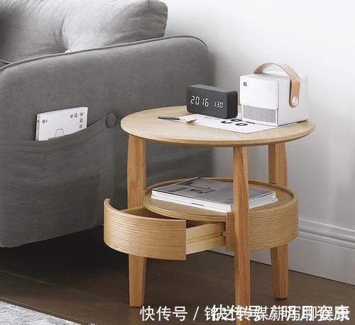 地毯|客厅万万不要摆放茶几了,聪明人都这样布置,省钱实用又省空间