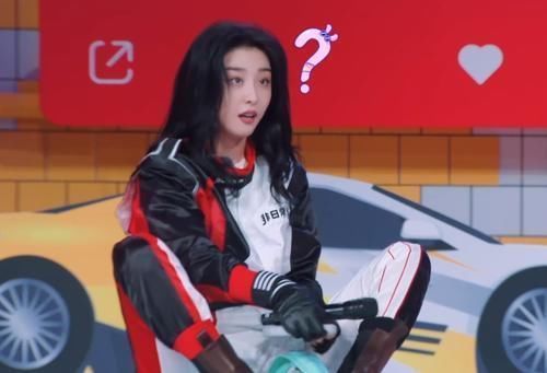 成员|汪苏泷狂怼赵小棠,却对THE9另一成员很宠溺,还特意绕到她身边