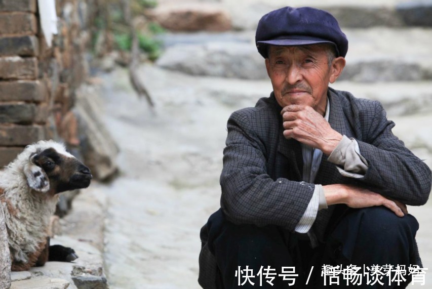 孩子们|老了想活得有尊严,3种东西别交给子女,是对自己的人生负责