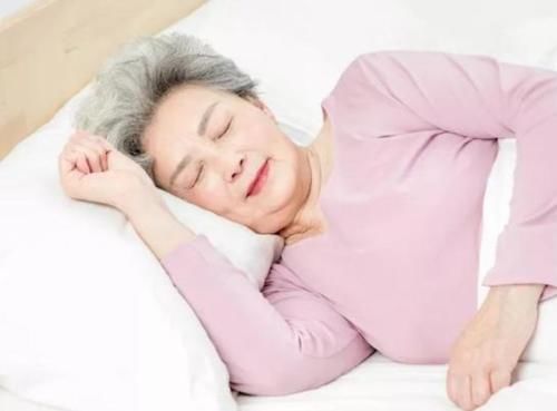 老人们|世卫组织给出对50岁以上中老年人的活动推荐量,你达标了吗?