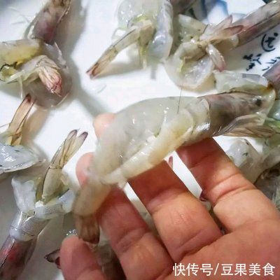 有了金针菇蒜蓉虾，老公每天多吃一碗饭