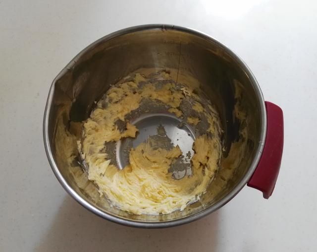  15元一盒的曲奇饼干，在家10元做一大盘，过年的小零食，超棒