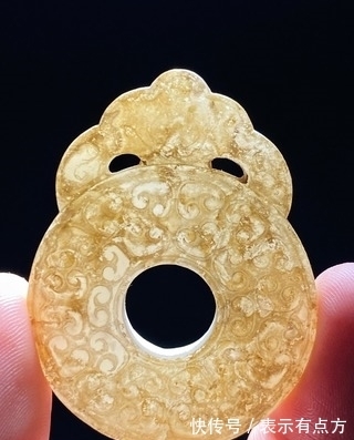 白玉质@战汉 和田玉籽料 白玉受沁 勾云纹 出廓玉璧 挂件