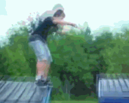 |搞笑GIF:你都看到了,她自己打自己的,我可没动手