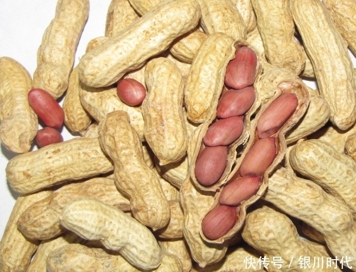 乌发|花生和此物同食,每天来两口,生发乌发,安神助眠,更显年轻