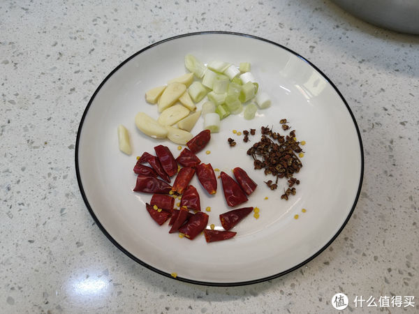 炒豆芽最忌直接下锅,大厨教您一妙招,豆芽不出水、脆爽又入味