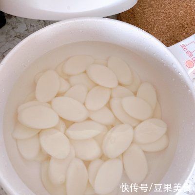 家常炒年糕你这么做，好吃到停不下来