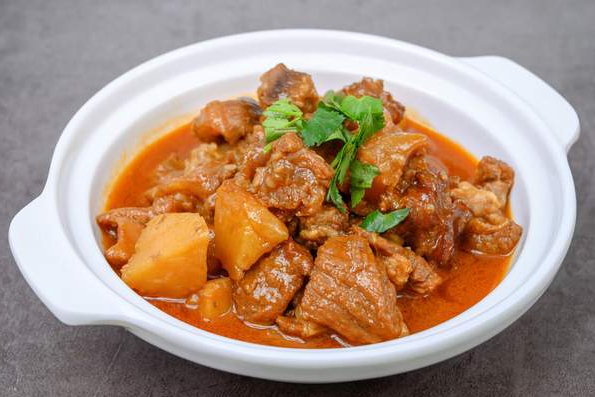 炖牛腩，切记不要焯水，大厨教你一窍门，牛肉又香又软烂，没腥味