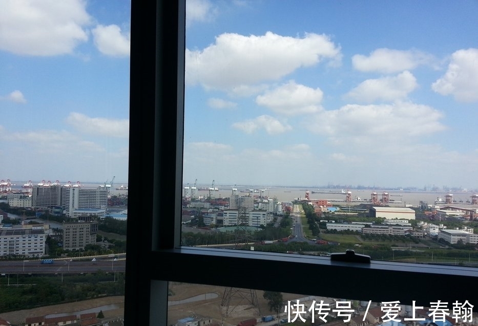 中二联&24首关于窗外的诗词:帘开三尺对流光,夕晦朝明清味长